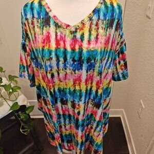 ROUGE COLLECTION MULTICOLORED PRINT TOP    (SIZE 3X) NEW WITH  OUT TAGS